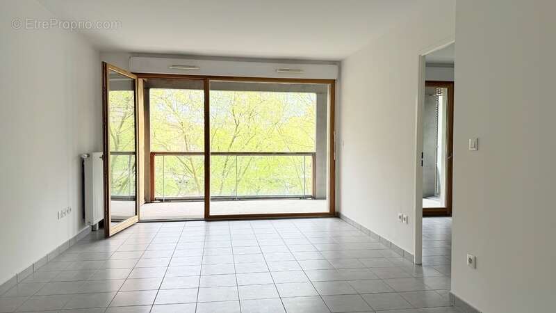 Appartement à L'ILE-SAINT-DENIS