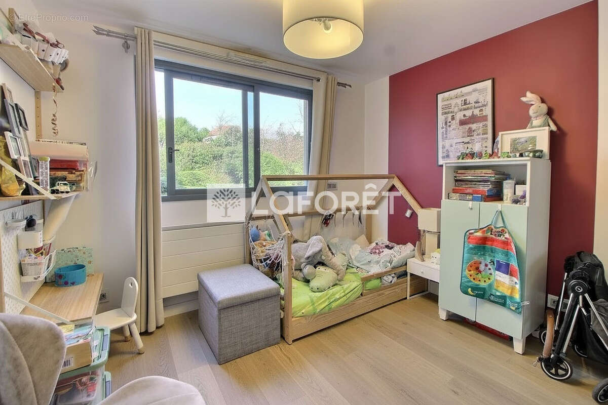 Appartement à SURESNES