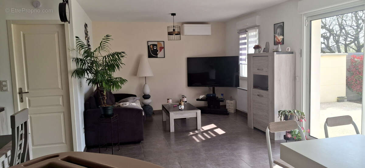 Maison à AILLANT-SUR-THOLON