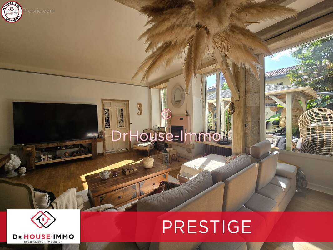 Maison 465 m² à La Mothe-Saint-Heray  - photo 9