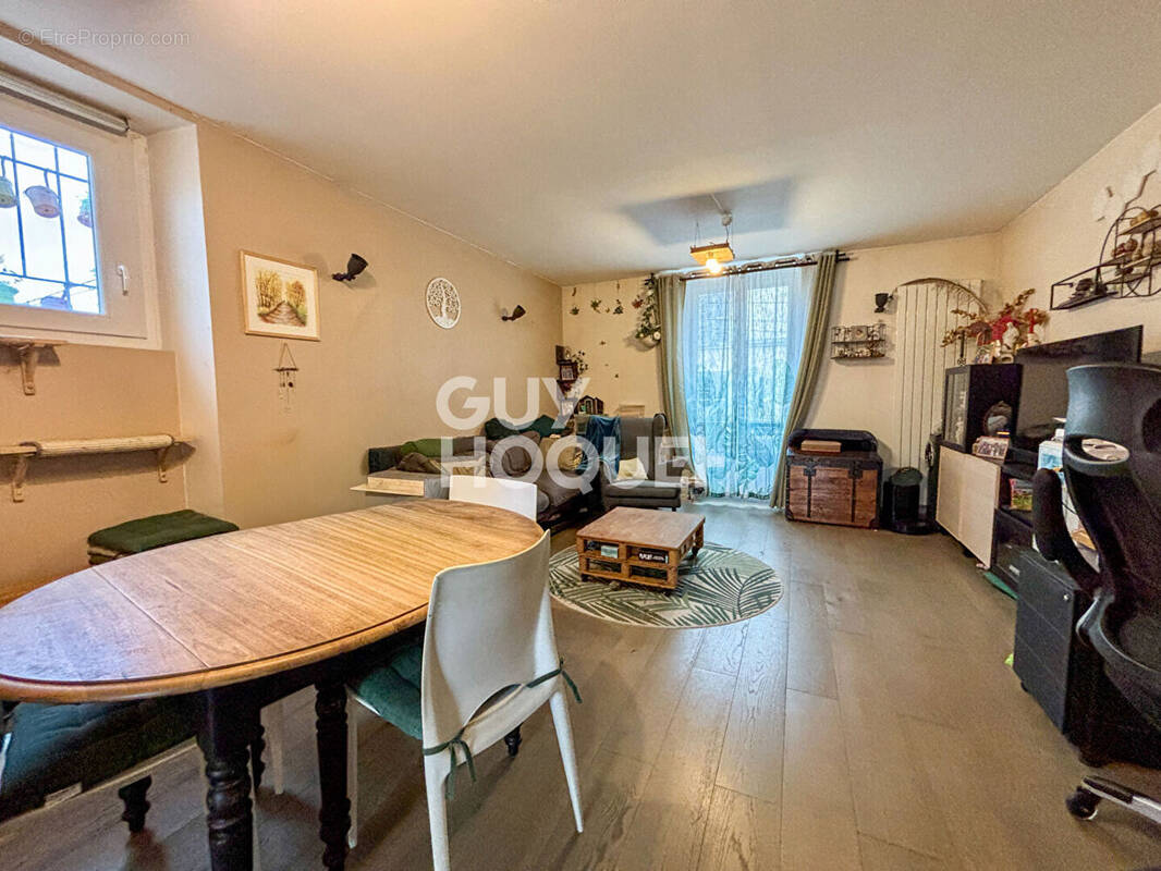Appartement à CORBEIL-ESSONNES