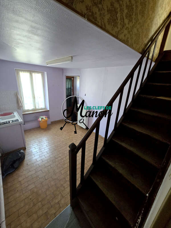 Maison 3 chambres à rénover BESSINES SUR GARTEMPE - photo 3