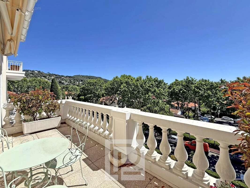 Appartement à LE CANNET