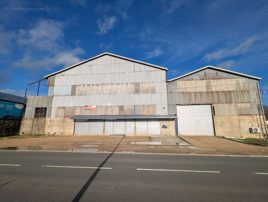 Commerce à WADELINCOURT