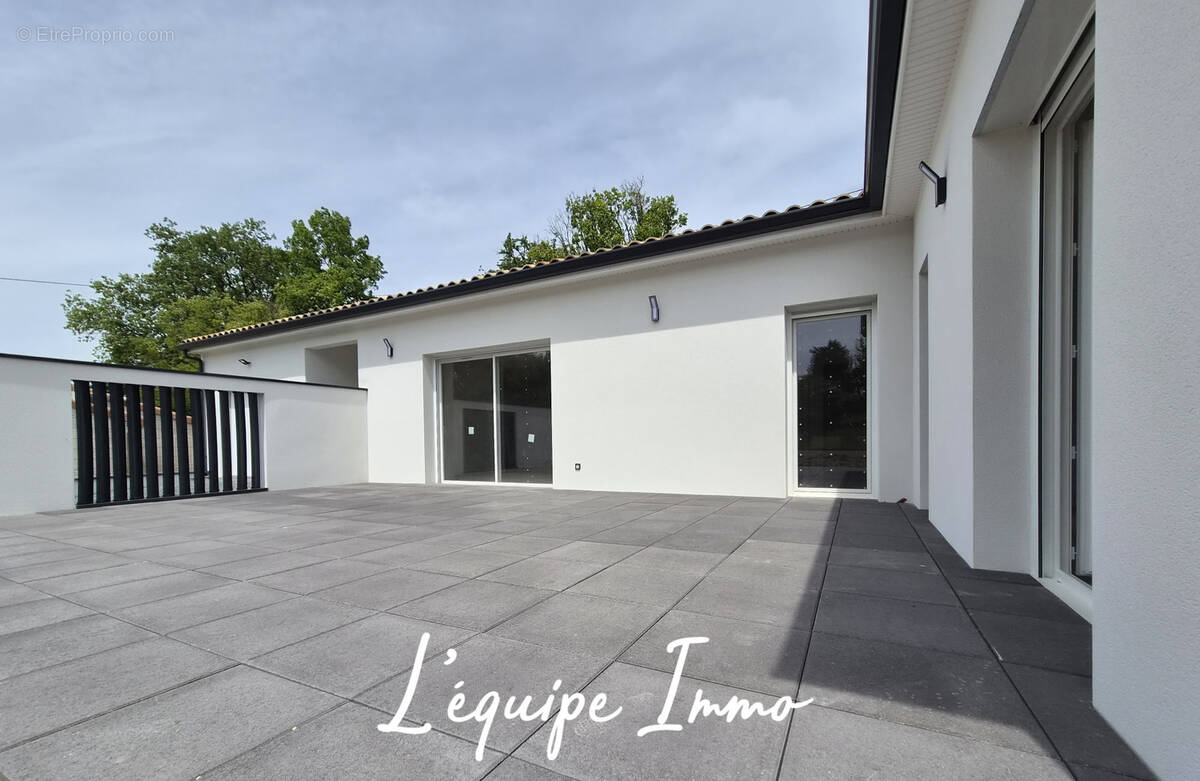 Maison à MAUVEZIN