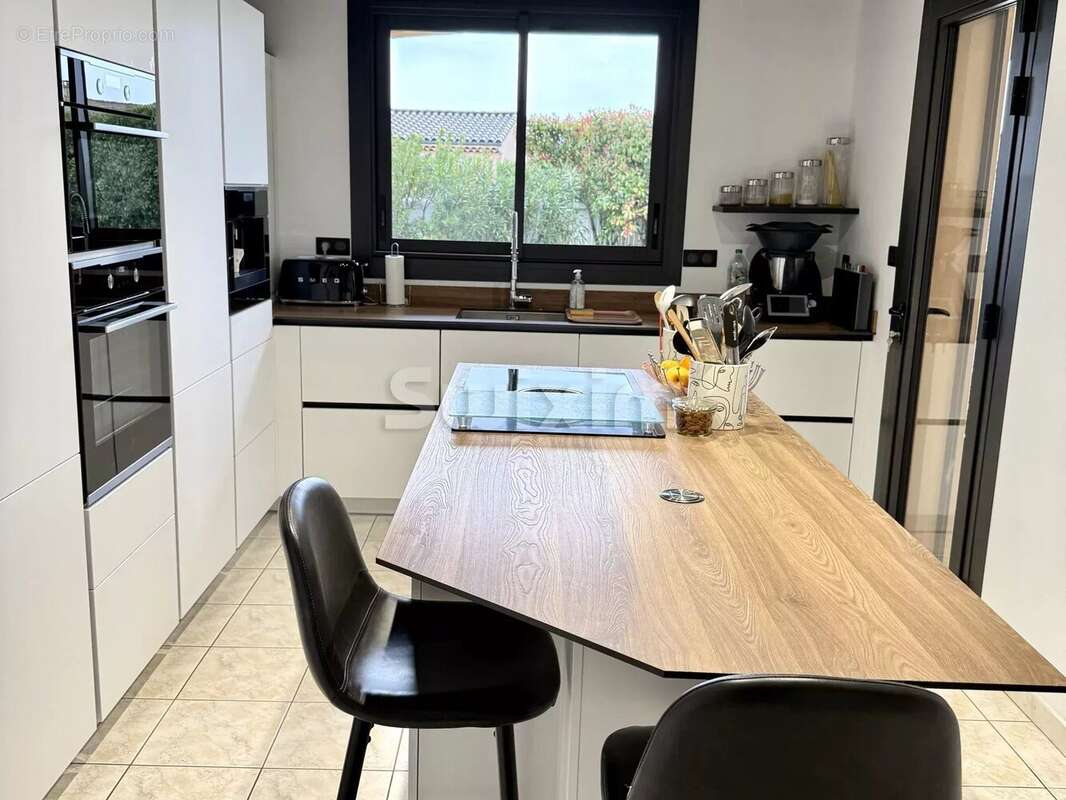 Maison à MONTELIMAR