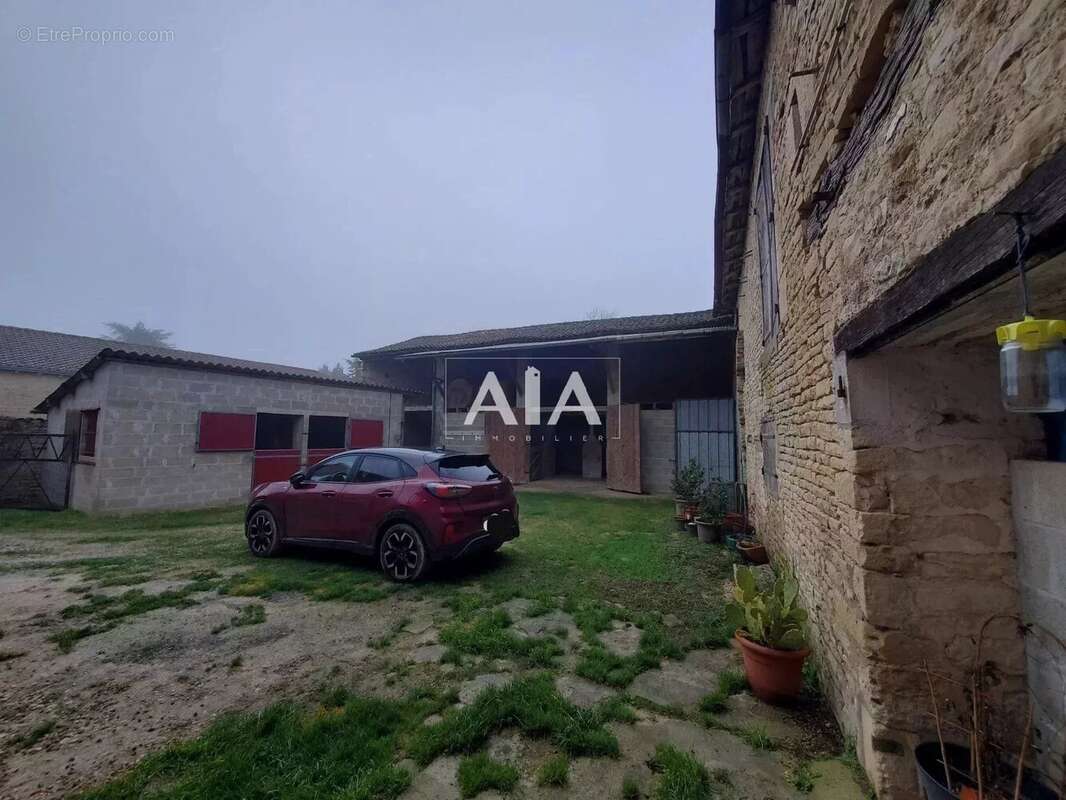 Maison à VILLEFAGNAN