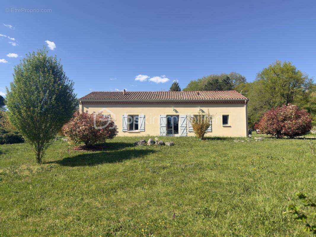 Maison à PRESSIGNAC-VICQ