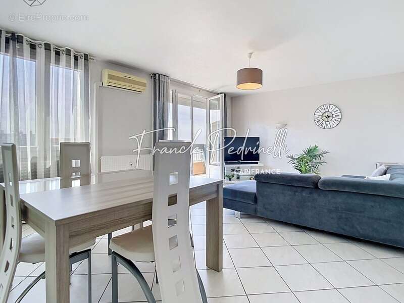 Coquet T3 74 m² Vue dégagée, avec Cave et parking VILLEURBANNE au portes de MONTCHAT - photo 22