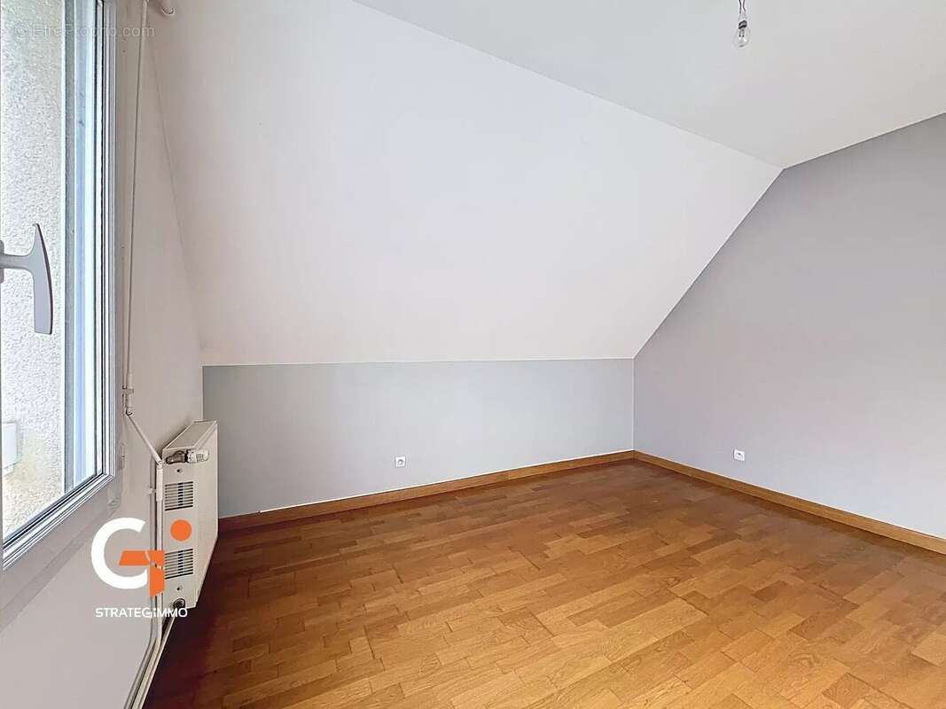 Maison à LE MESNIL-ESNARD