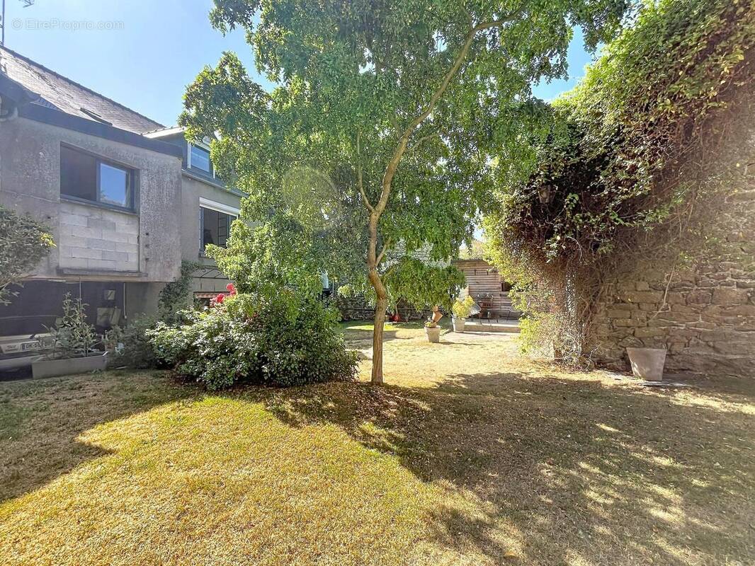 Maison 225 m² à Guingamp  - photo 1