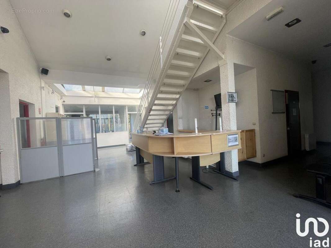 Photo 5 - Commerce à LINAS