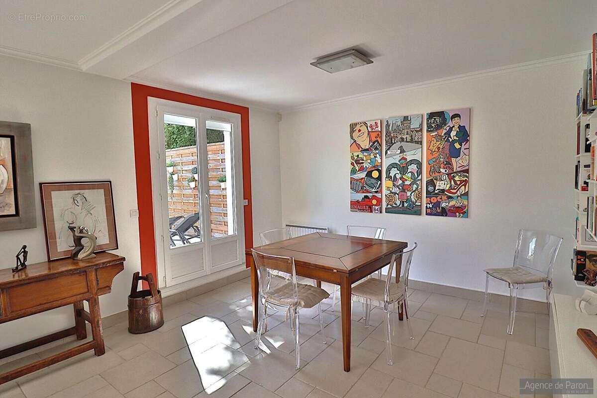 Maison à VERRIERES-LE-BUISSON