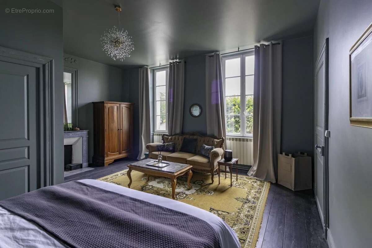 Château d’Exception avec Dépendances, Piscine et Jardin Paysager – Proche de St Jean d’Angély - photo 11