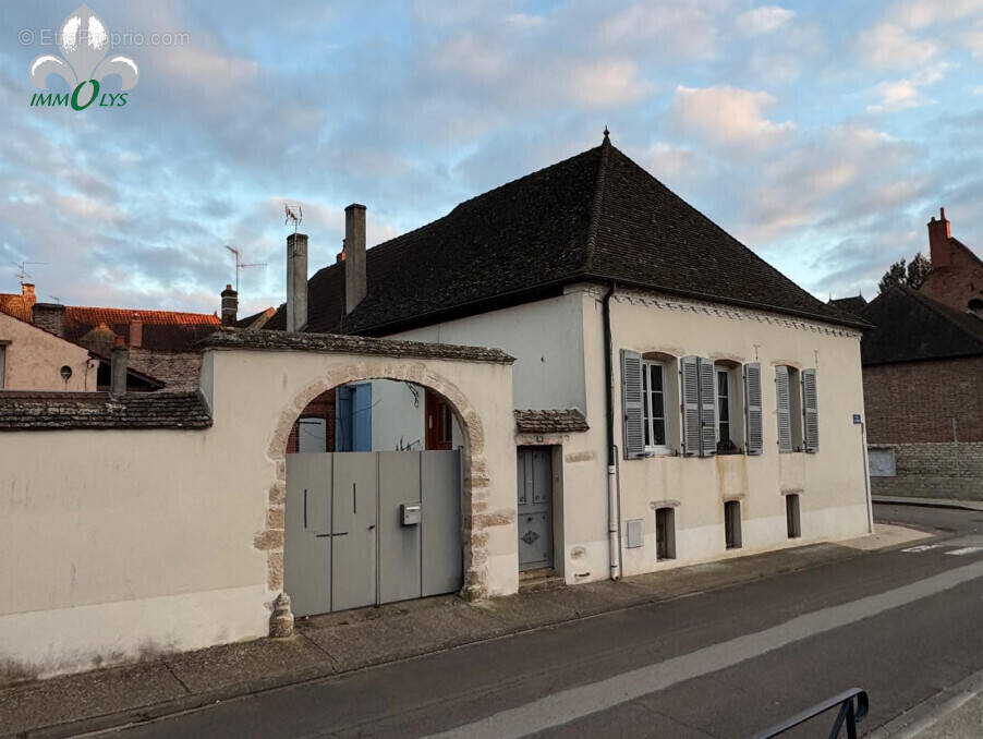 Maison à SEURRE