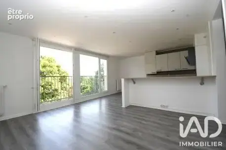 Photo 1 - Appartement à BRUYERES-LE-CHATEL