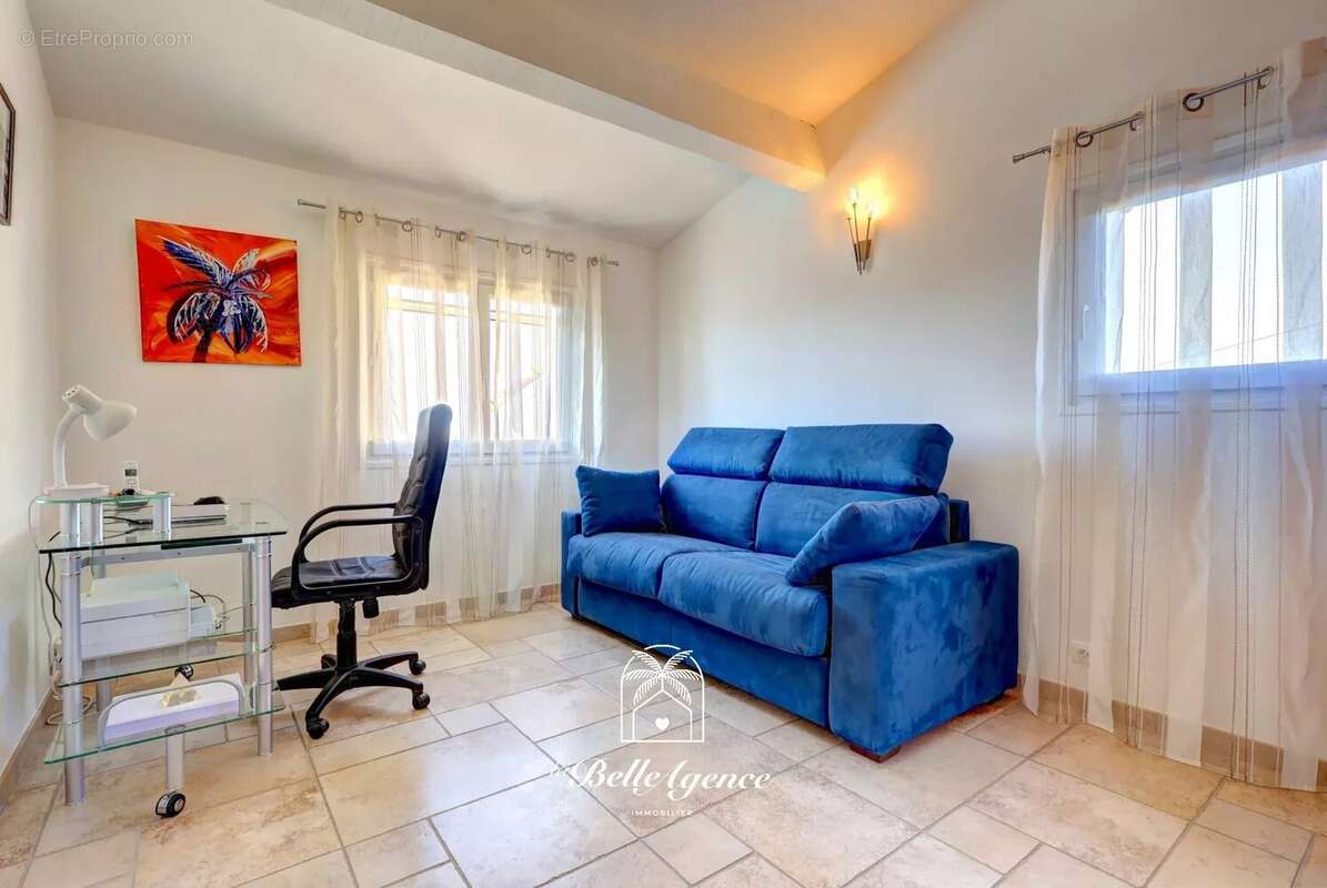 Maison à SAINT-LAURENT-DU-VAR