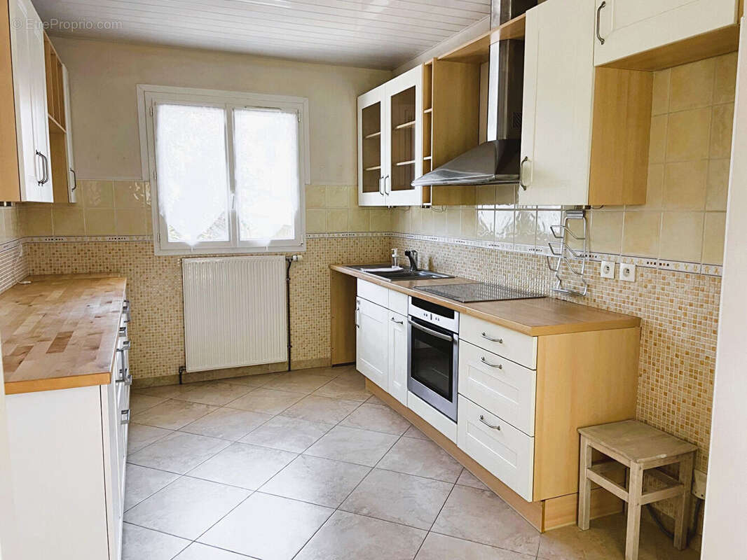 Maison 181 m² à Saint-Leu-La-Foret  - photo 9