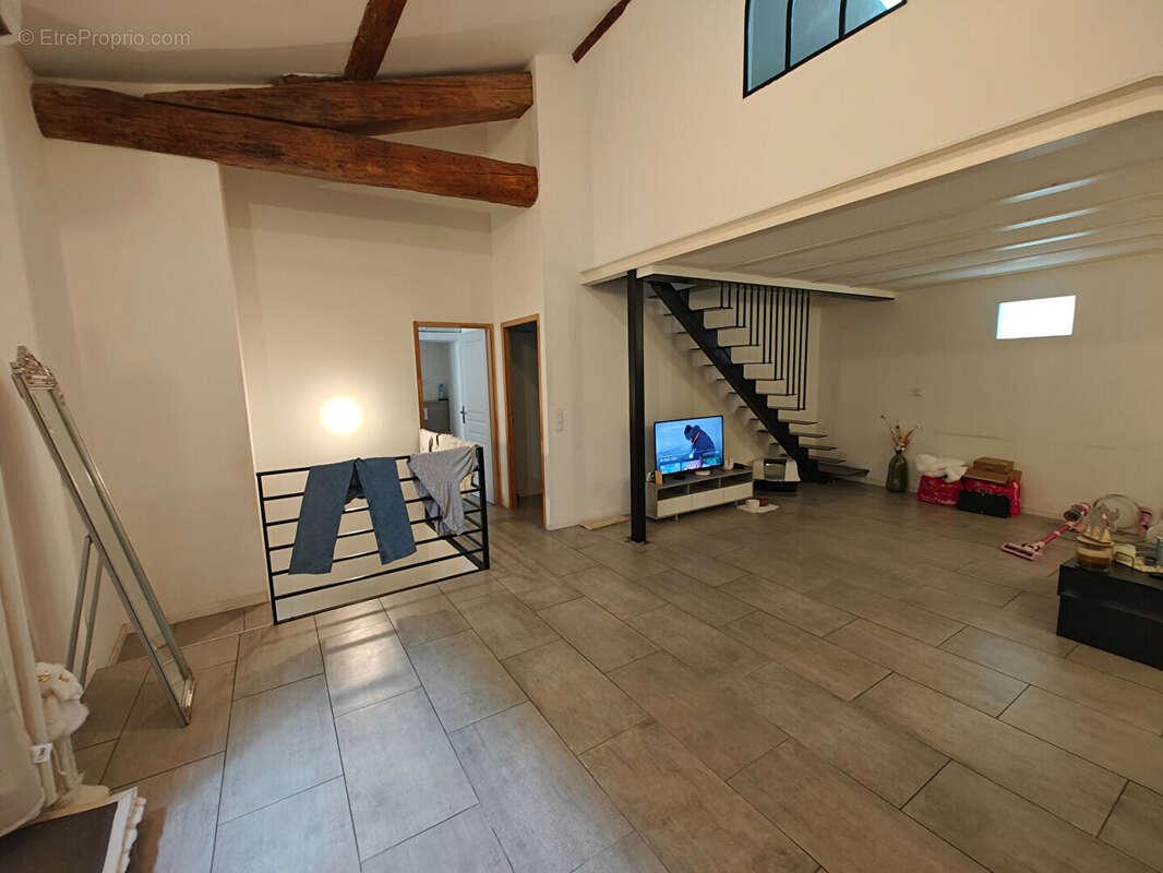 Appartement à SOLLIES-PONT