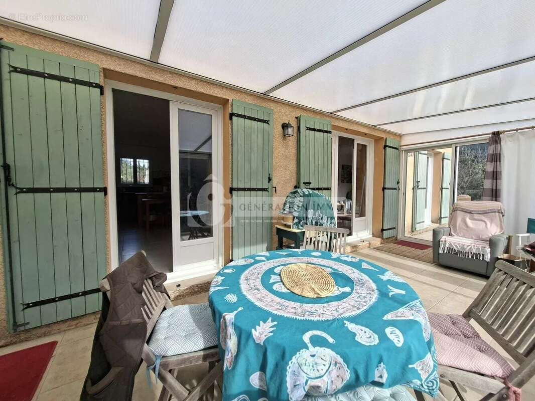 Maison à FONTVIEILLE