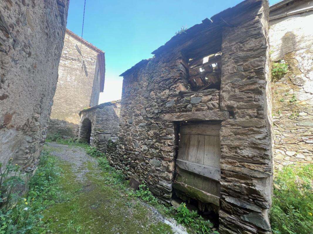 Maison à SAINT-ETIENNE-D'ALBAGNAN