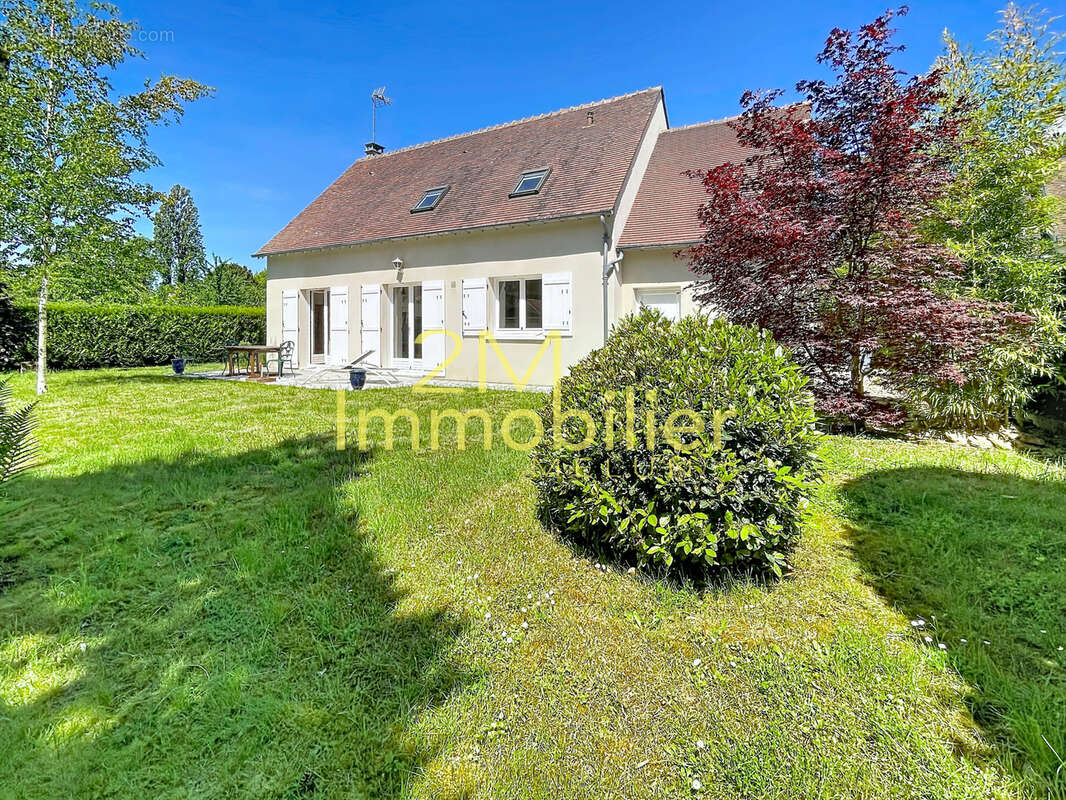 Maison à VAUX-LE-PENIL