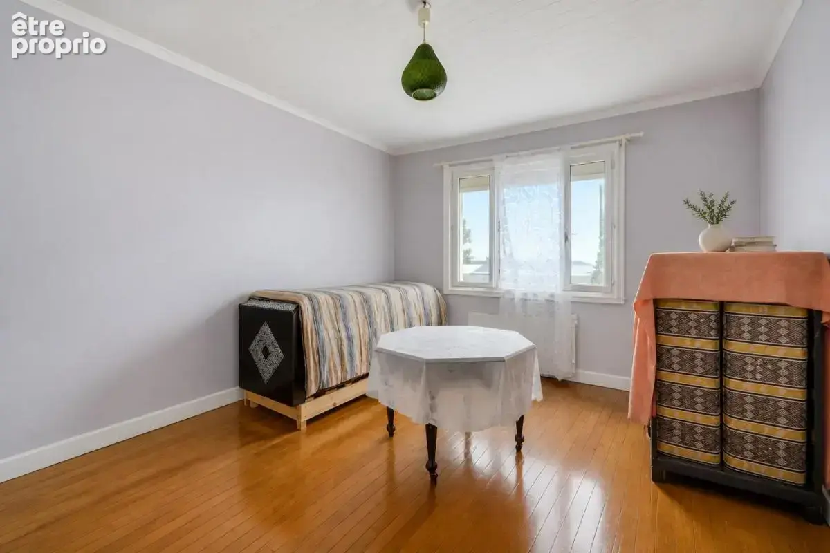 Maison de 5 pièces de 180 m² à Vaulx-en-Velin - photo 12
