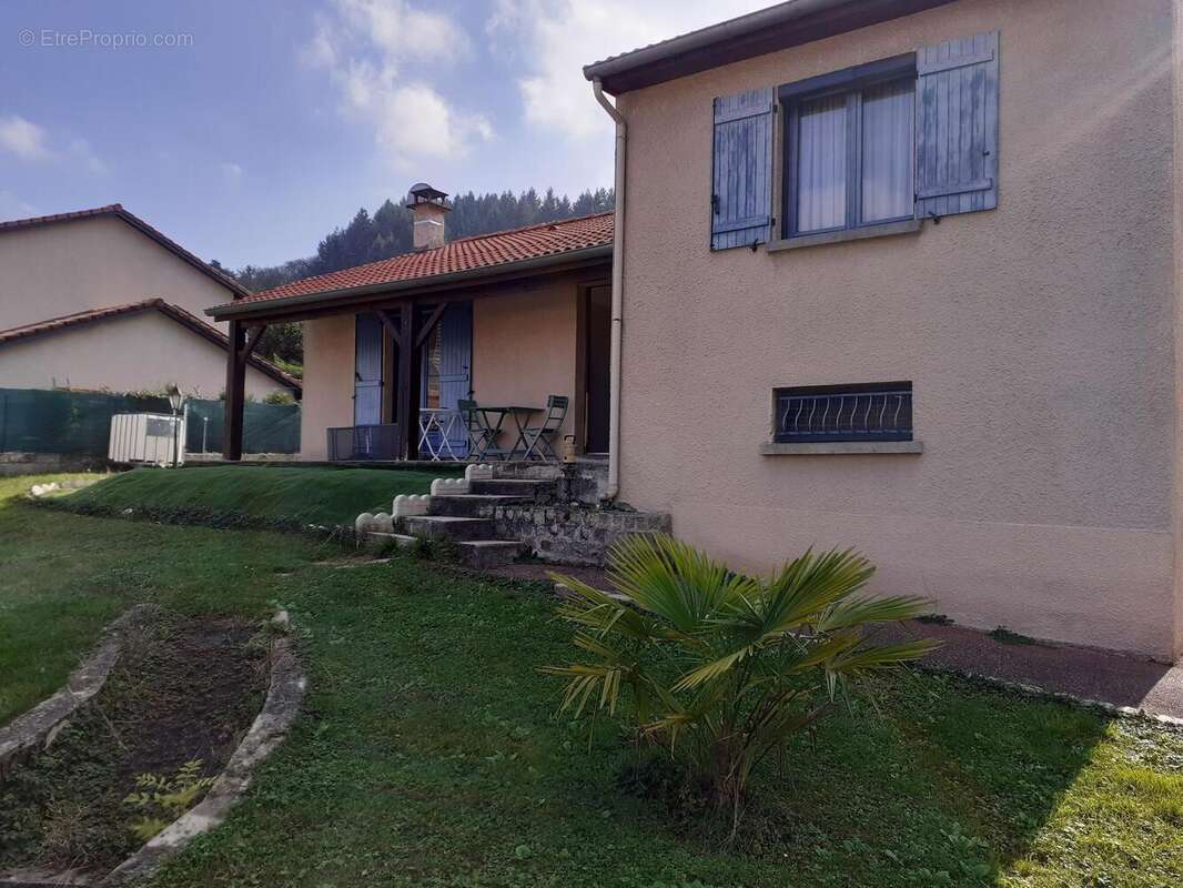 Photo 6 - Maison à LE CHAMBON-FEUGEROLLES