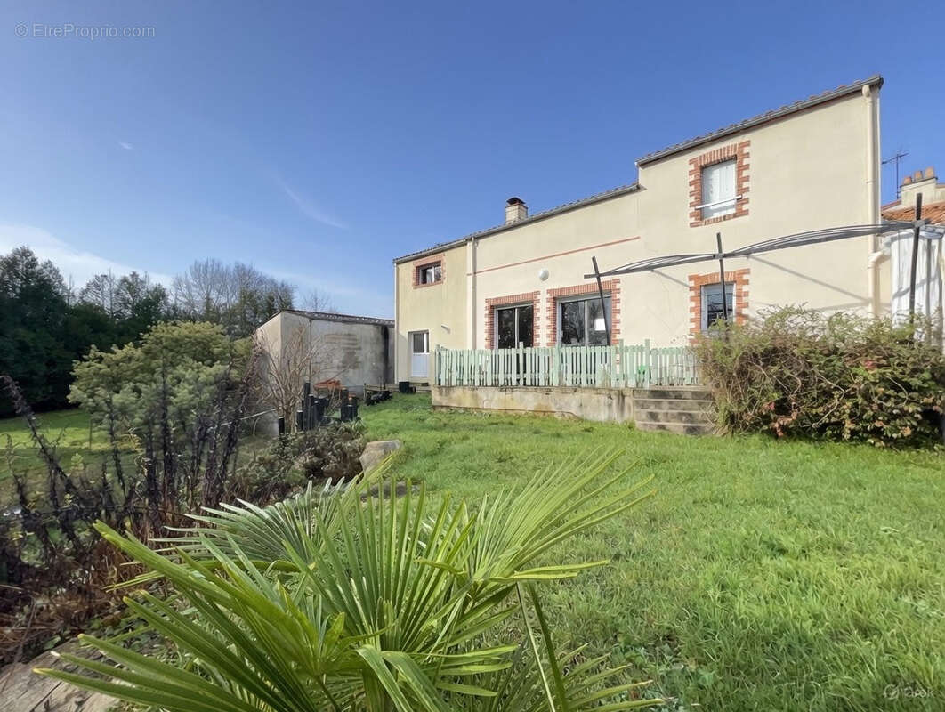 Maison à SAINT-FIACRE-SUR-MAINE