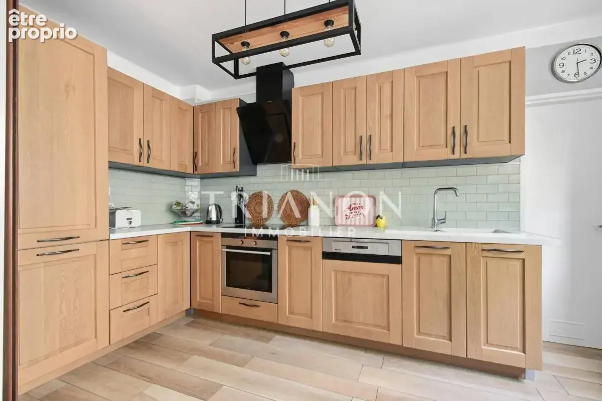 Un cadre privilégié pour ce bel appartement de 5 pièces et 81m² - photo 5