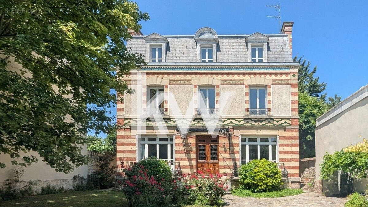 Maison à DEUIL-LA-BARRE