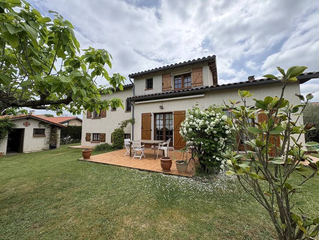 Maison à LA SALVETAT-SAINT-GILLES