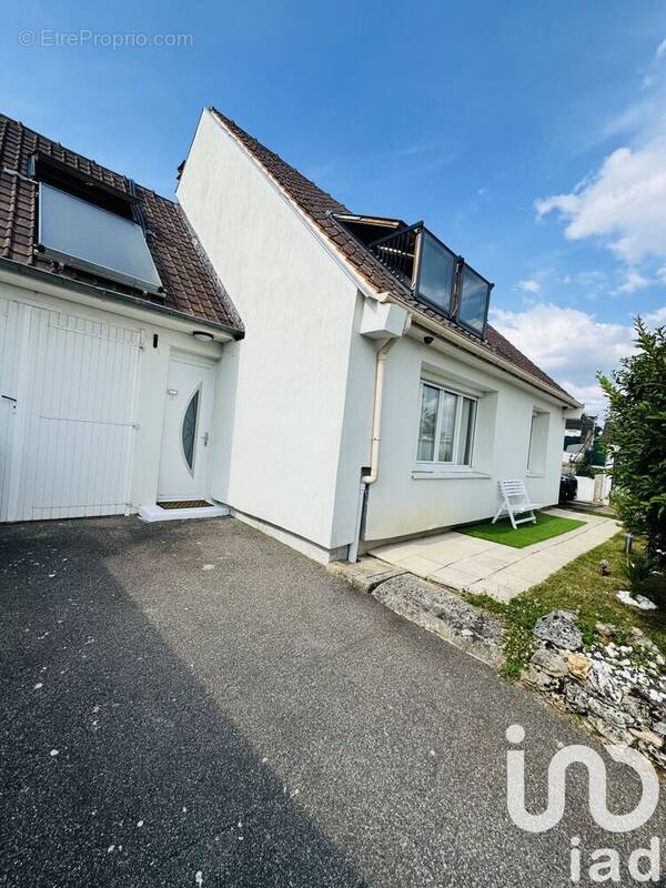 Photo 1 - Maison à SAINT-GERMAIN-LAVAL