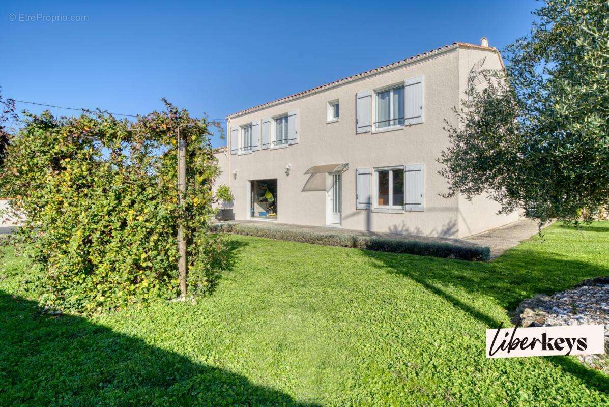 Maison à ASNIERES-LA-GIRAUD