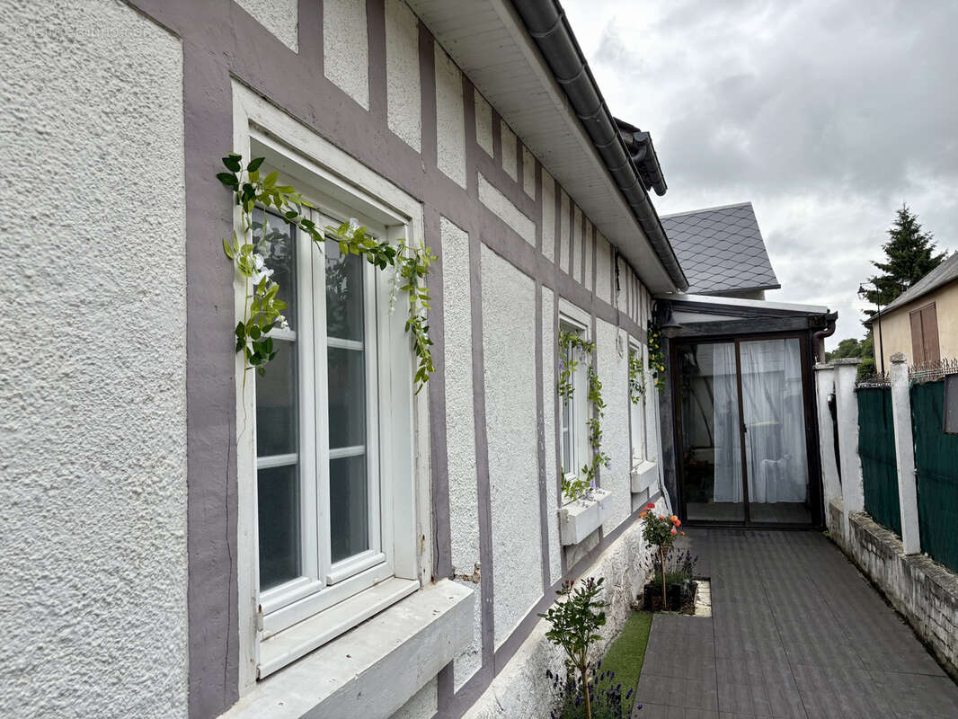 Maison à LE QUESNE