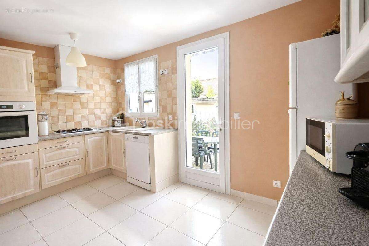 Maison à FONTENAY-TRESIGNY