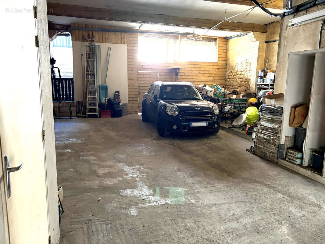 Chartrons   Ensemble immobilier unique et atypique de 310 m2 en monopropriété, avec garage et jardin - photo 24