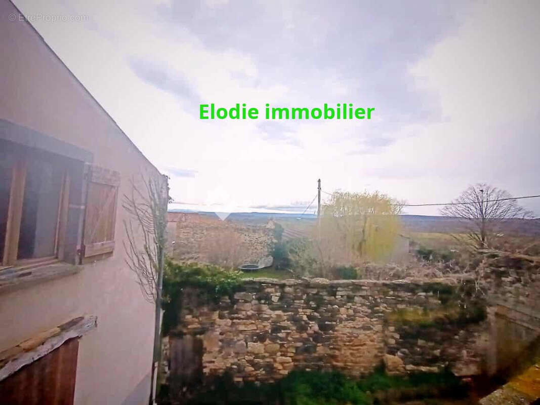Maison 144 m² à Apchat  - photo 2
