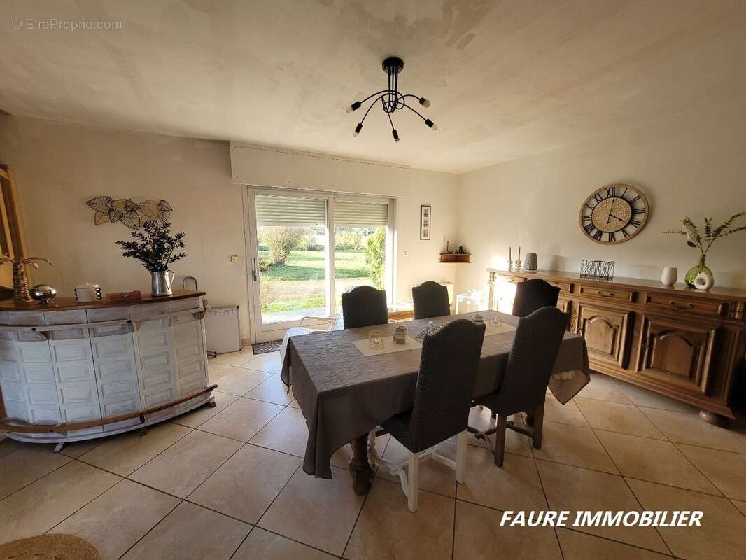 Maison à MONTALIEU-VERCIEU