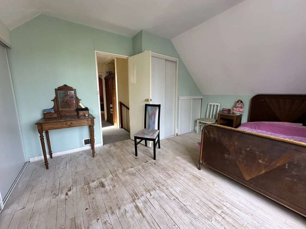 Maison à LE MESNIL-SAINT-DENIS