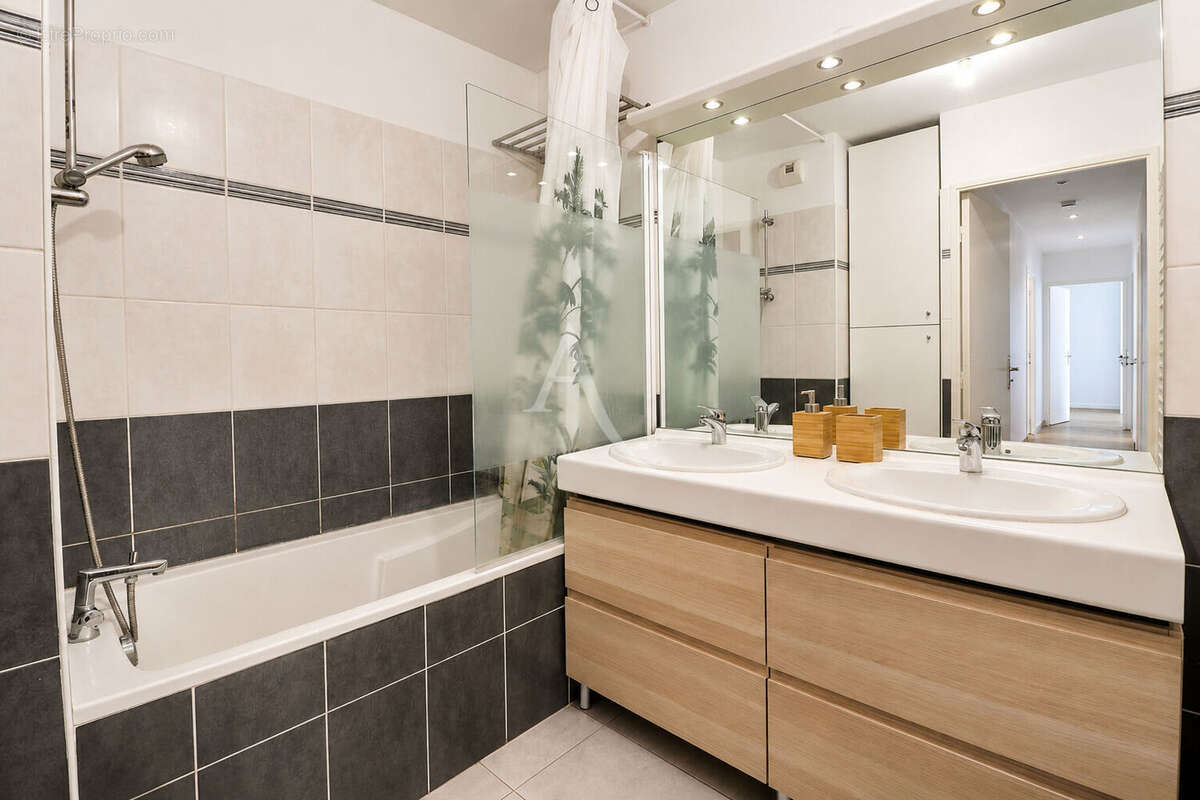 Appartement à MARSEILLE-12E