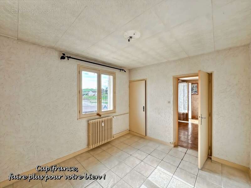 Appartement à LA CLAYETTE