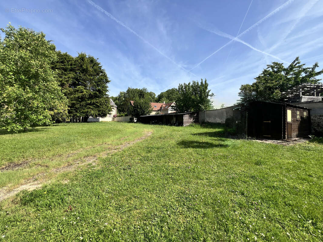 Maison à CHERISY