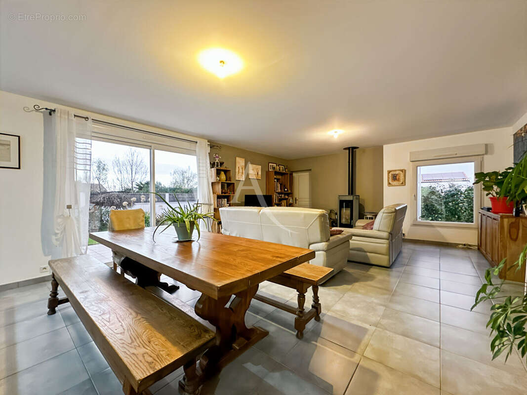 Maison à LE PERRIER