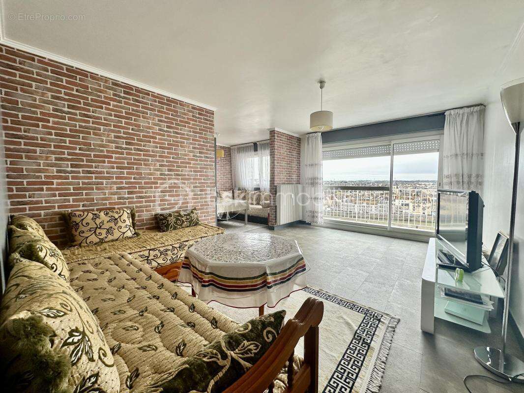 Appartement à CORBEIL-ESSONNES