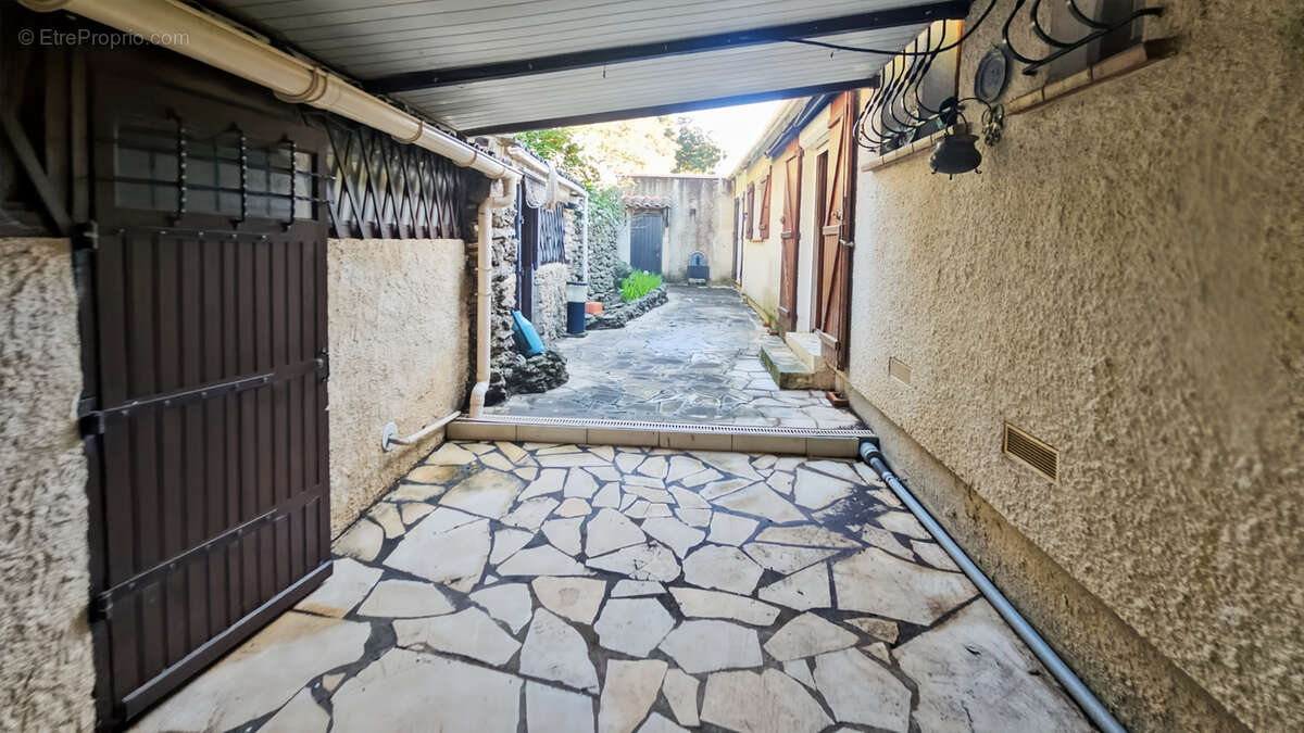 Maison à SAINTE-ANASTASIE-SUR-ISSOLE