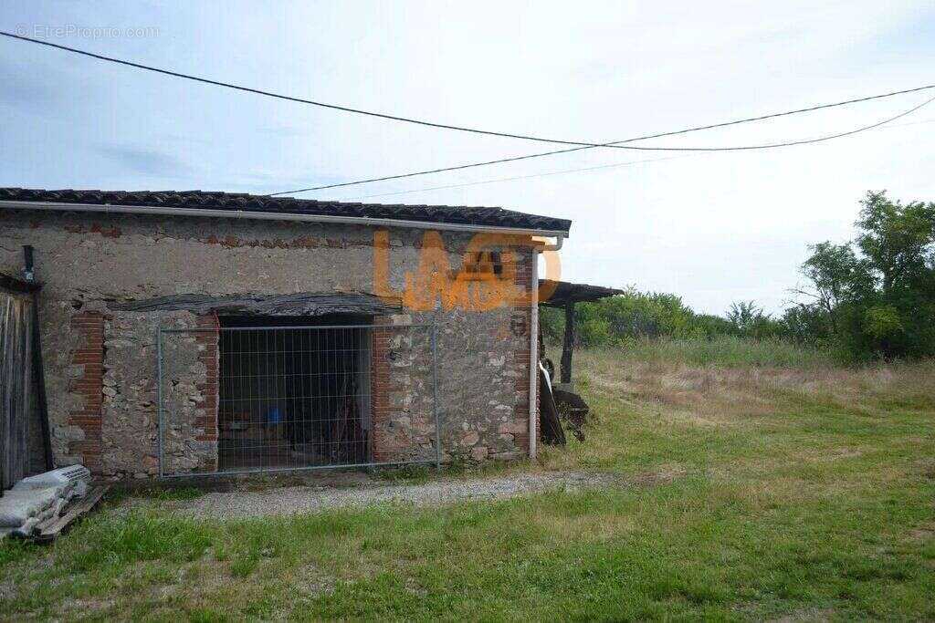 Corp DE Ferme Avec Terrain - photo 4