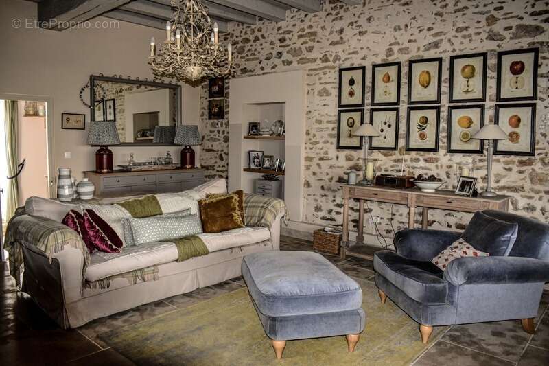 Maison à LA CELLE-DUNOISE