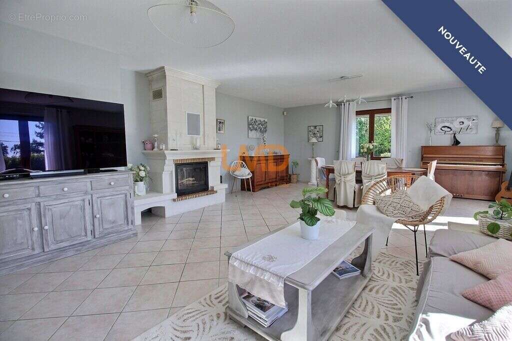Maison à BURIE