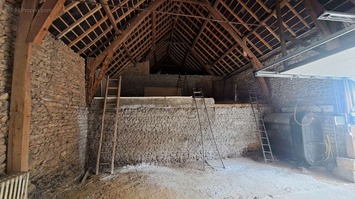 Maison à SAINT-PRIEST-DES-CHAMPS